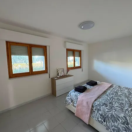 Ampia Casa Con Cortile A 3 Min Dal Mare