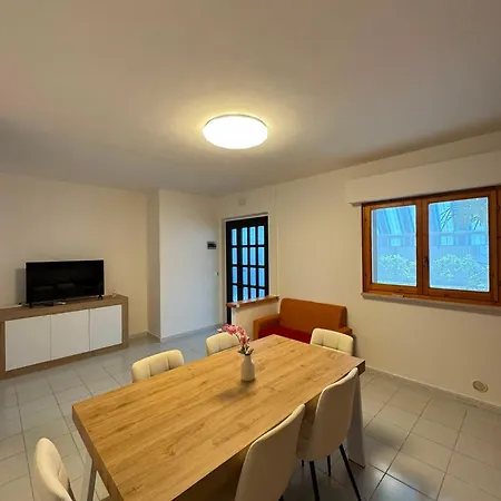 Ampia Casa Con Cortile A 3 Min Dal Mare